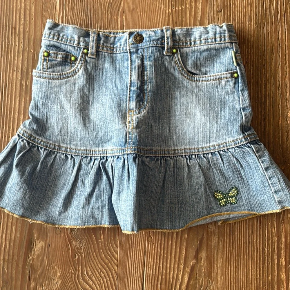 Children’s Place Distressed blue Denim Ruffle Skort Sz 6X/7 Butterfly Detail